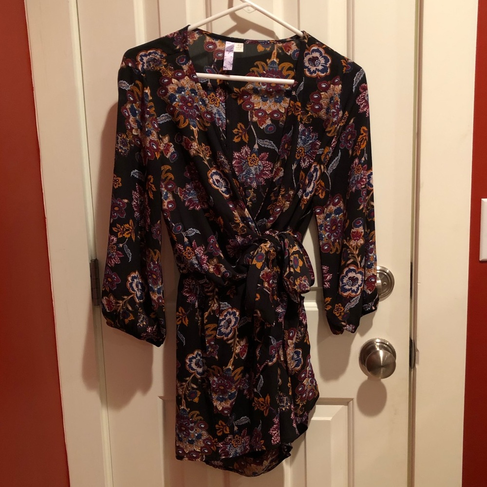 Francesca’s wrap romper - women’s L